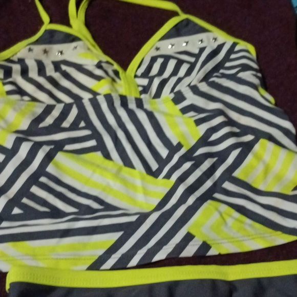 Girls bathing suit - Picture 3 of 3